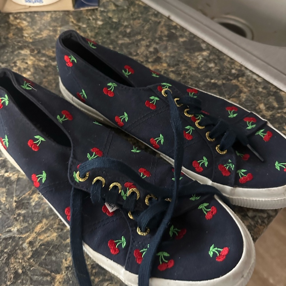Embroidered cherry sneakers women’s size 8